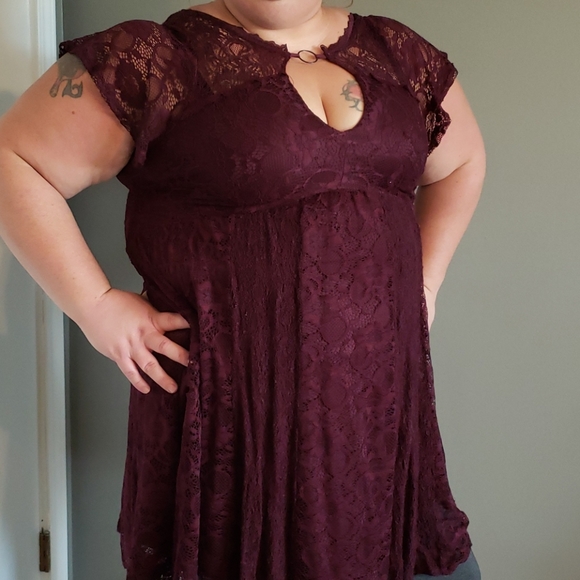 Maroon Formal dress - Picture 2 of 4
